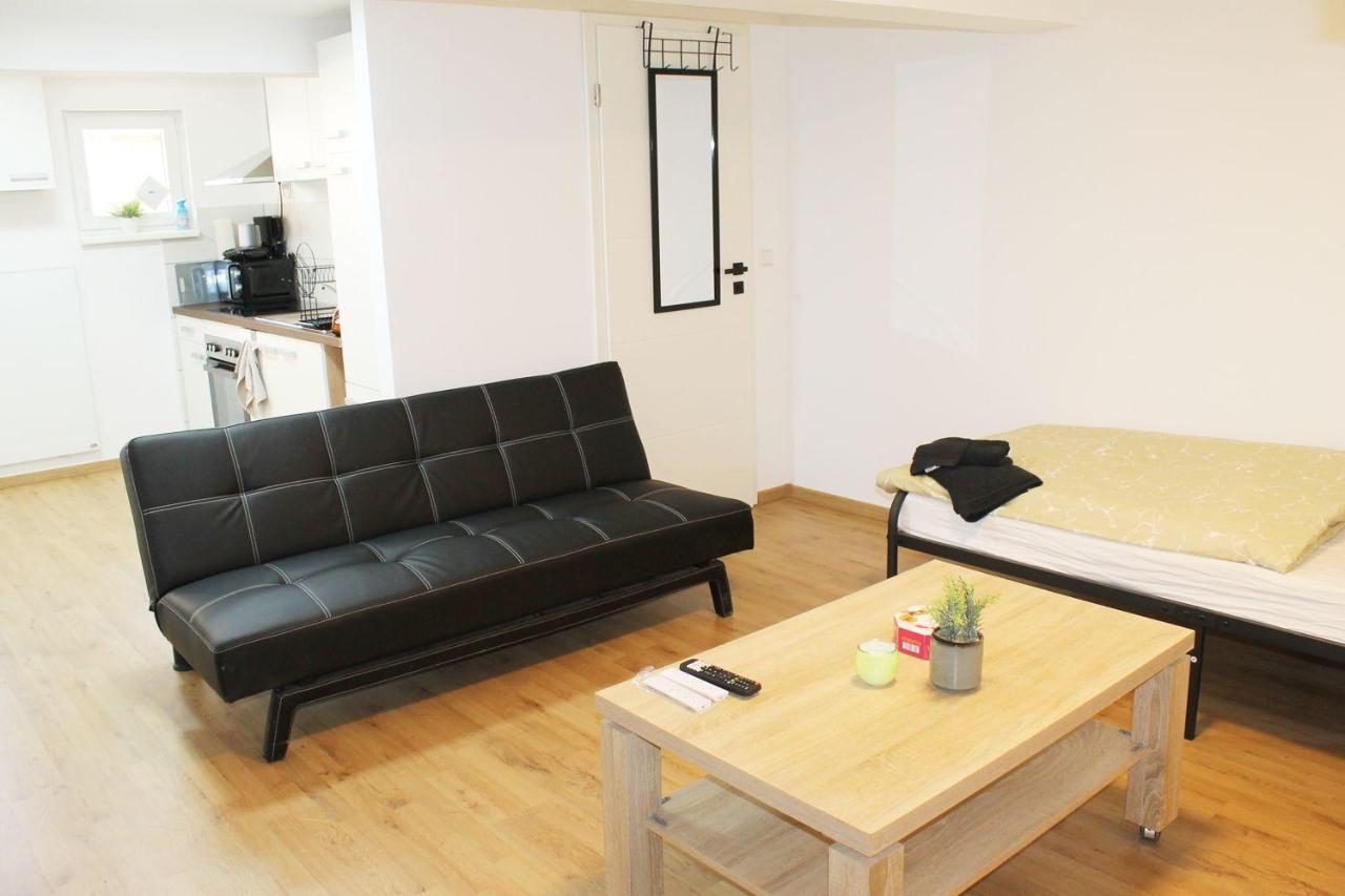 Ruhig Gelegenes Apartment Vaihingen an der Enz Bagian luar foto